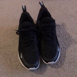 Nike tennis shoes airmax 270